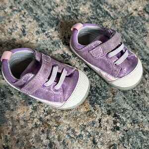 See Kai Run size 4 sparkly purple sneakers